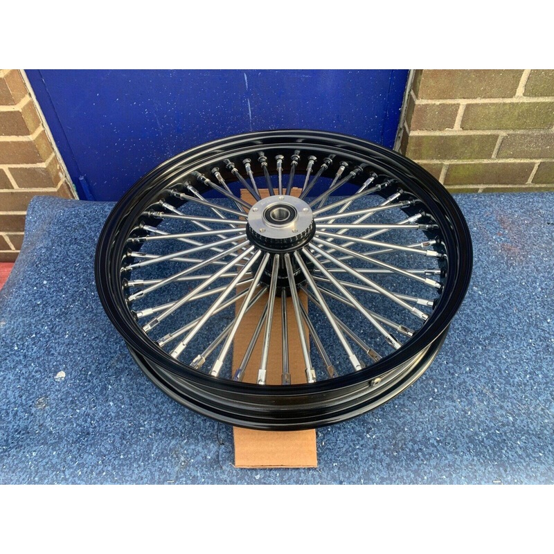 18X5.5 Harley Davidson Fat Spoke Rear Wheel  Softail FLST Dyna Wide Glide FXDWG